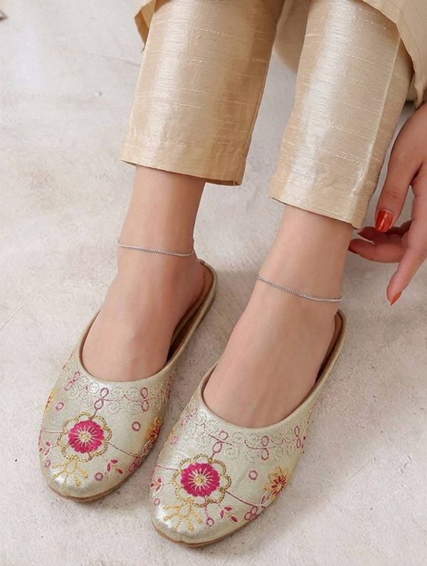 Baseri Women Flats