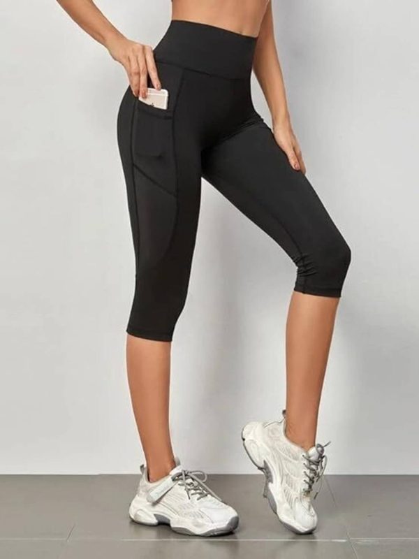 Crabina Women Black Capri