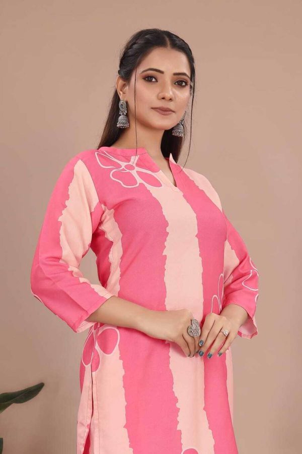 Eleriawear Women Striped, Floral Print Straight Kurta