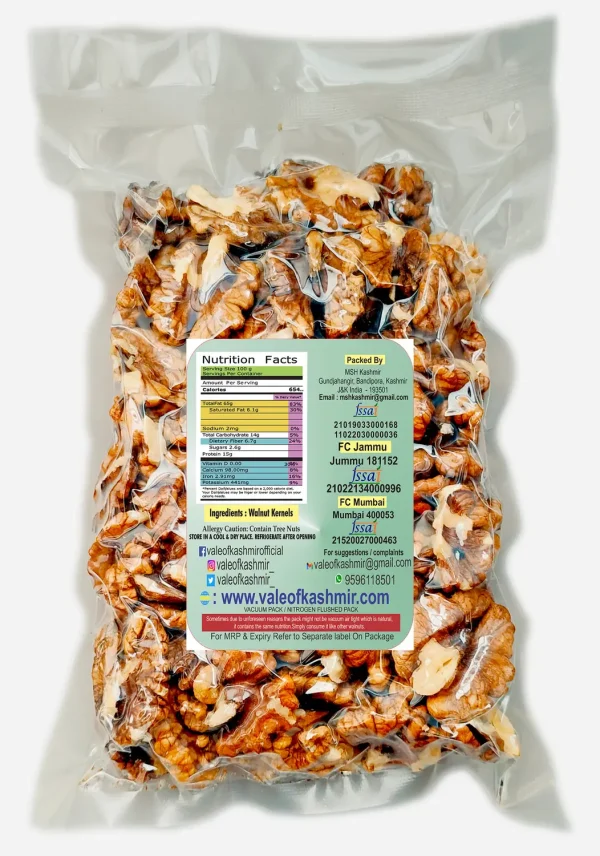 vale of kashmir Indian Walnut Kernels, Natural Tree Nuts, Vacuum Packed, Product of India Walnuts