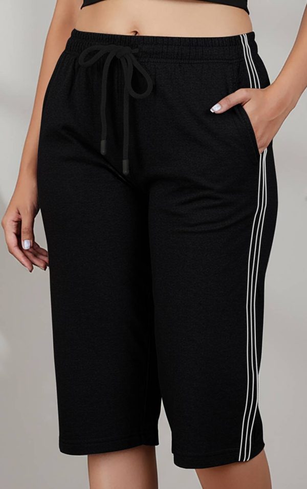 FEEL TRACK Women Black Capri