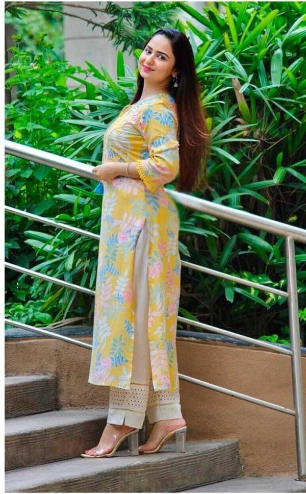Sa Rasa Women Floral Print Straight Kurta