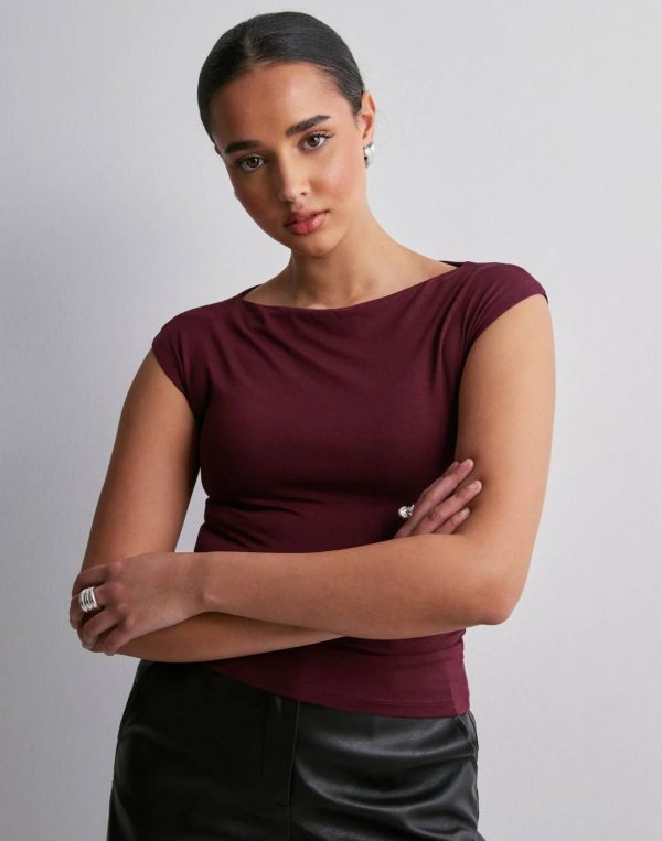 SIGHTBOMB Party Solid Women Maroon Top