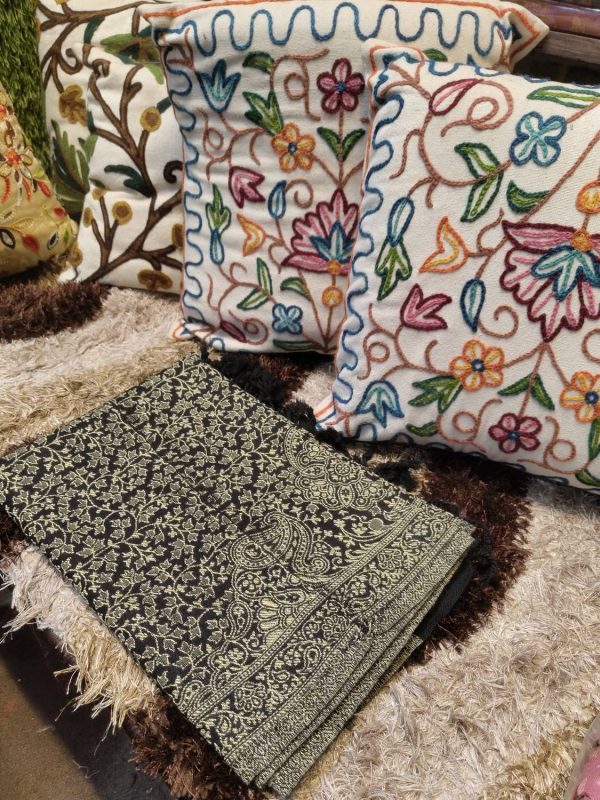 The Kashmirwalla Poly Wool Floral Print Women, Men Shawl