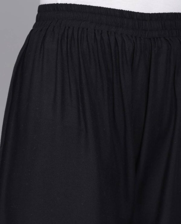 thread plus Relaxed Women Black Trousers